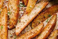 Crispy Oven-Baked Potato Wedges