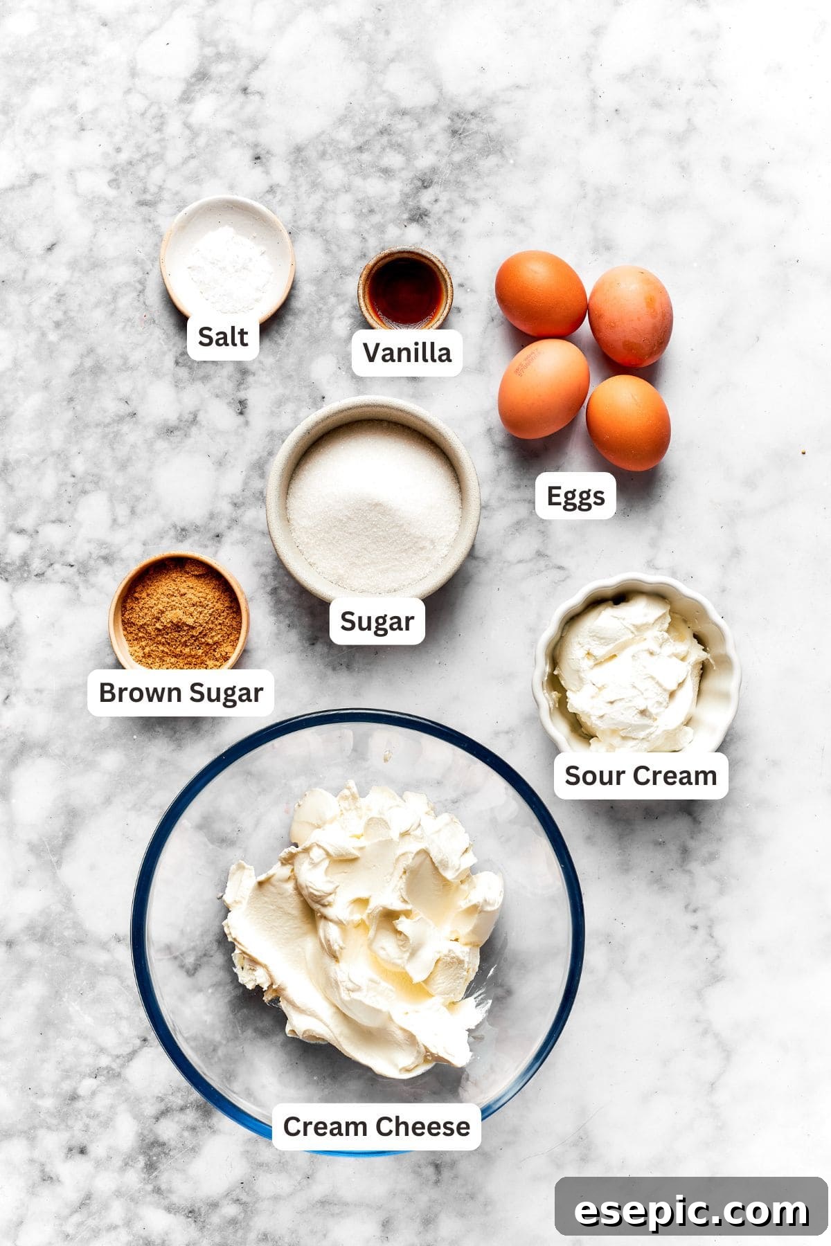 Cinnamon roll cheesecake ingredients are text-labeled.