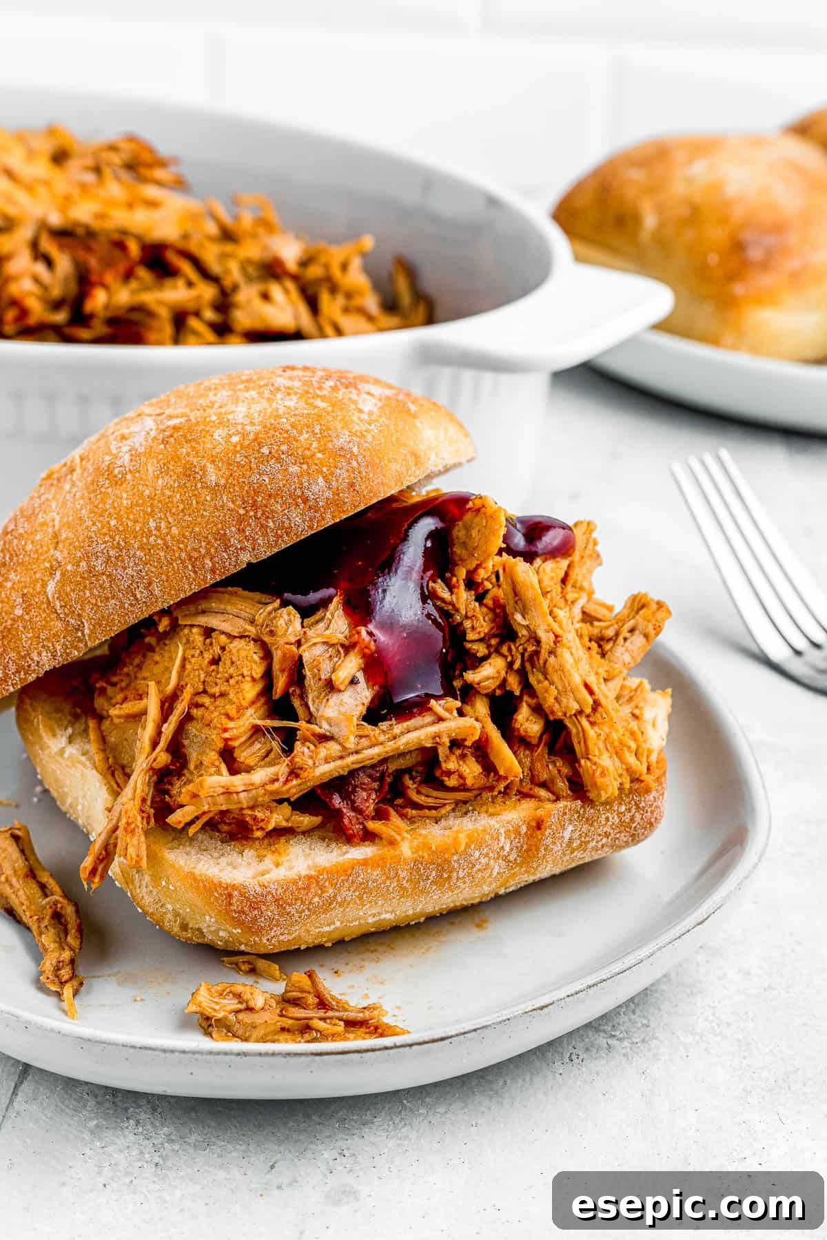 sandwich buns with pulled pork